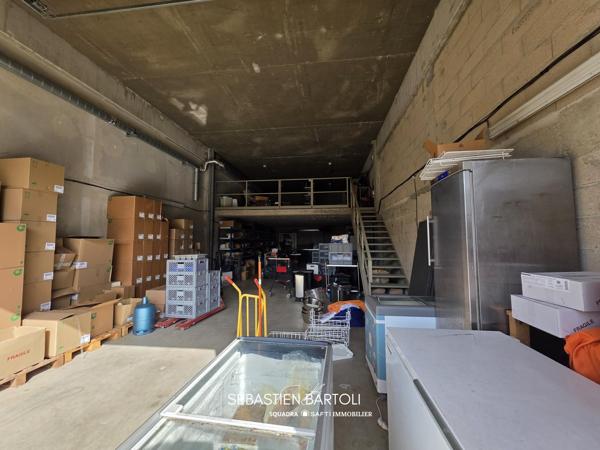 Murs commerciaux garage de 150m2