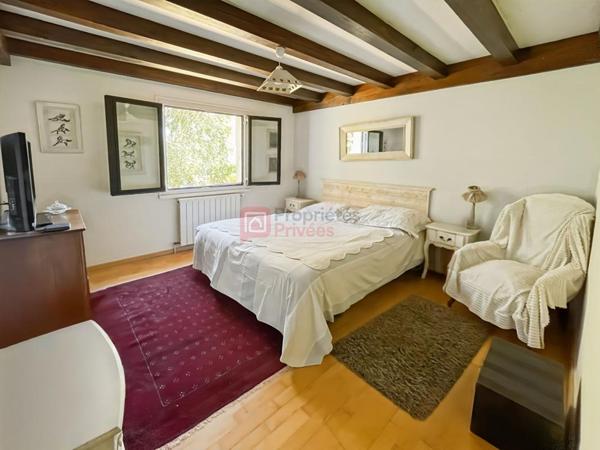 Maison familiale avec jardin, piscine et grand sous-sol à Ustaritz