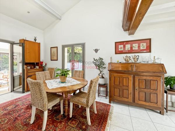 Maison familiale avec jardin, piscine et grand sous-sol à Ustaritz