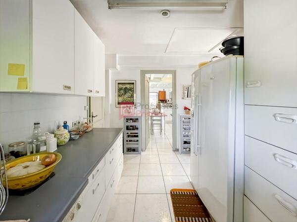 Maison familiale avec jardin, piscine et grand sous-sol à Ustaritz