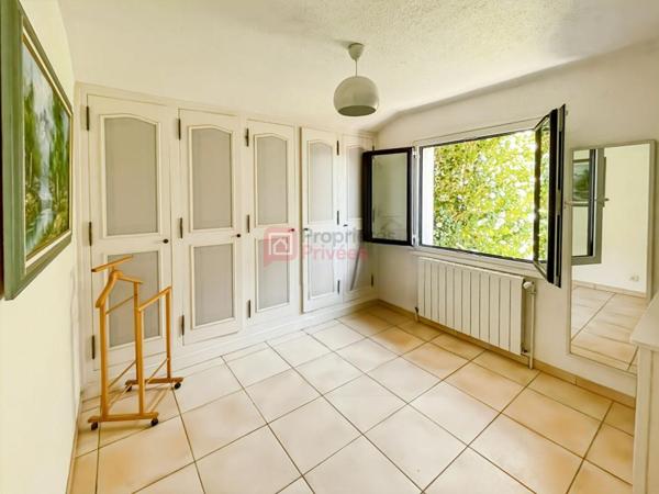 Maison familiale avec jardin, piscine et grand sous-sol à Ustaritz