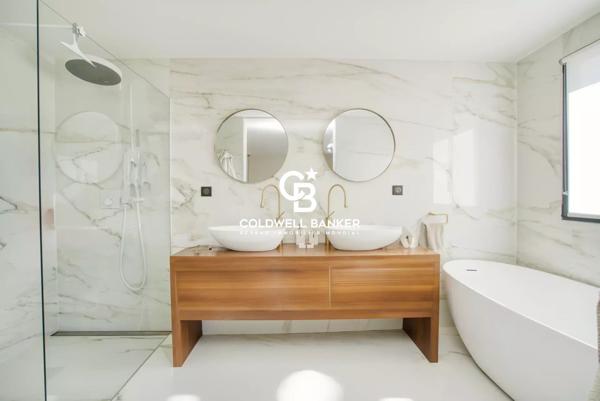 Villa 6 pièces à vendre Grimaud - 83310 / Réf: 85796996