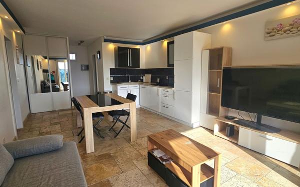 Appartement à vendre    2 pièces • 42 m2 Six-Fours-les-Plages