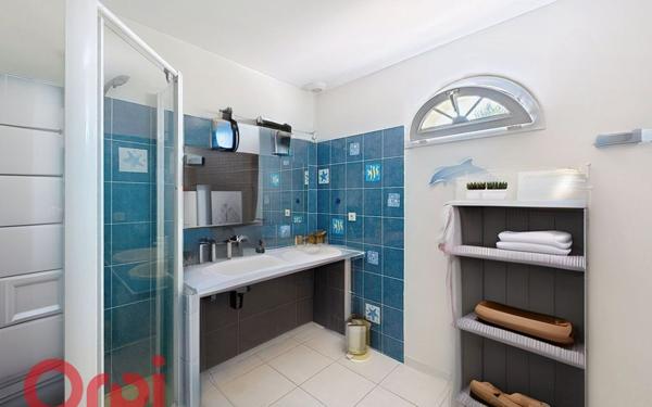 Maison à vendre    5 pièces •  Villevieille