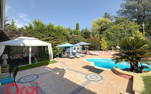 Maison à vendre    5 pièces •  Villevieille