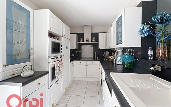 Maison à vendre    5 pièces •  Villevieille