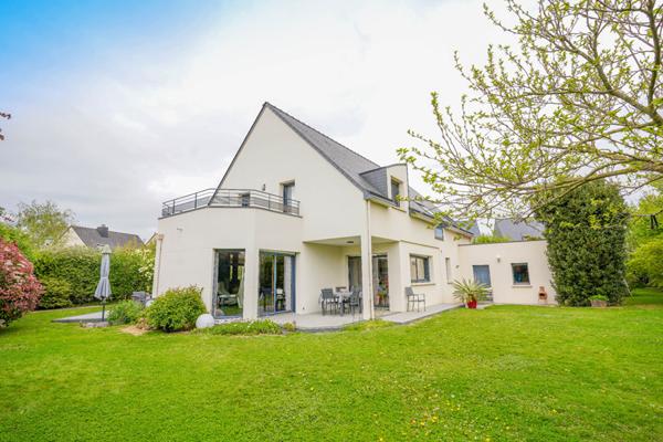 BIEN RARE - Maison centre Chartres-de-Bretagne- Calme et ensoleillée - 5 chambres