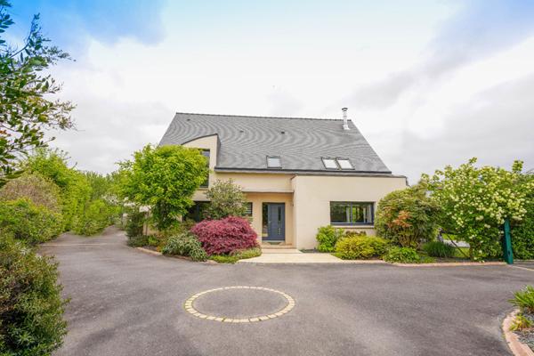 BIEN RARE - Maison centre Chartres-de-Bretagne- Calme et ensoleillée - 5 chambres