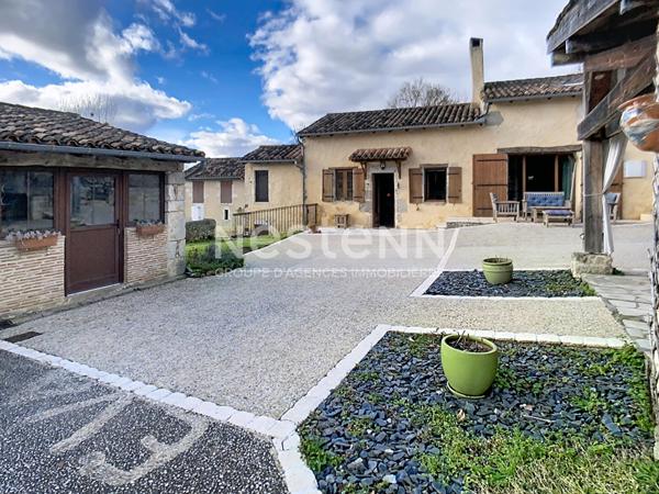 A vendre Maison Nérac 6 pièces de 160 m2 sur 7 hectares avec dépendance et piscine.