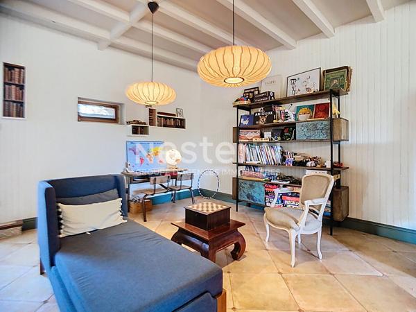 A vendre Maison Nérac 6 pièces de 160 m2 sur 7 hectares avec dépendance et piscine.