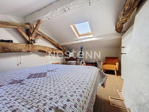 A vendre Maison Nérac 6 pièces de 160 m2 sur 7 hectares avec dépendance et piscine.