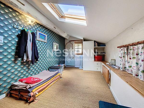 A vendre Maison Nérac 6 pièces de 160 m2 sur 7 hectares avec dépendance et piscine.