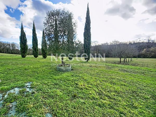 A vendre Maison Nérac 6 pièces de 160 m2 sur 7 hectares avec dépendance et piscine.