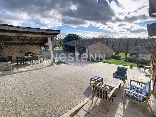 A vendre Maison Nérac 6 pièces de 160 m2 sur 7 hectares avec dépendance et piscine.