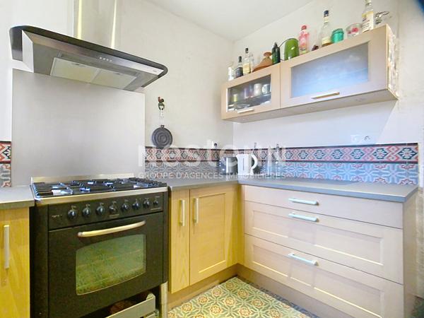 A vendre Maison Nérac 6 pièces de 160 m2 sur 7 hectares avec dépendance et piscine.