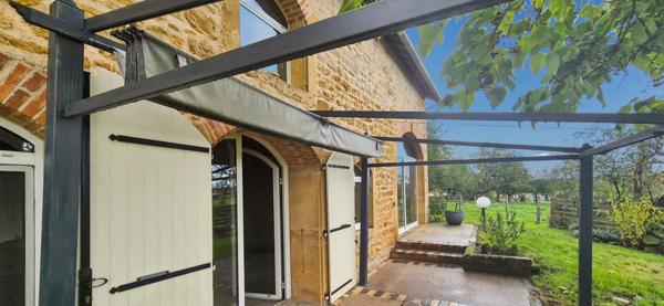 PROCHE PARAY LE MONIAL (71) - A VENDRE - Maison en pierre 5 pièces - terrain 758 m²