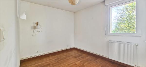 PROCHE PARAY LE MONIAL (71) - A VENDRE - Maison en pierre 5 pièces - terrain 758 m²