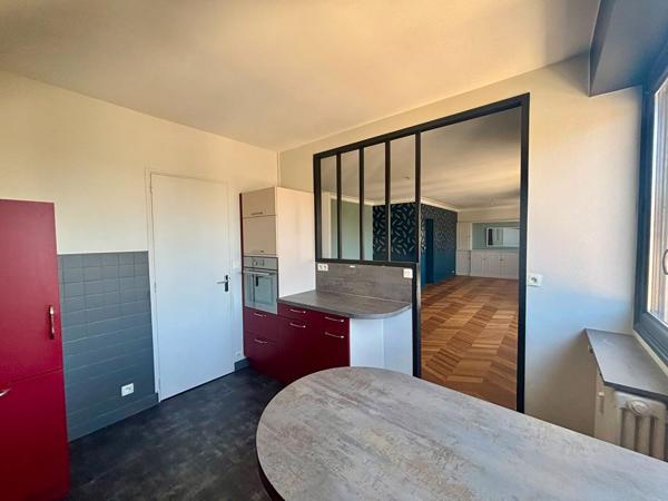 *** Appartement authentique - Laval Quartier Cathédrale ***