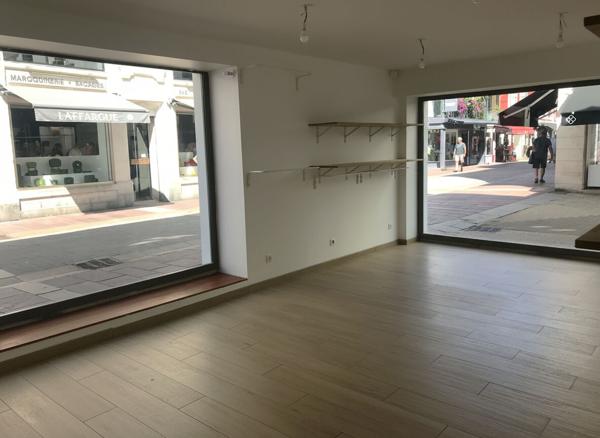 Local commercial Saint Jean De Luz 1 pièce 37.50 m2
