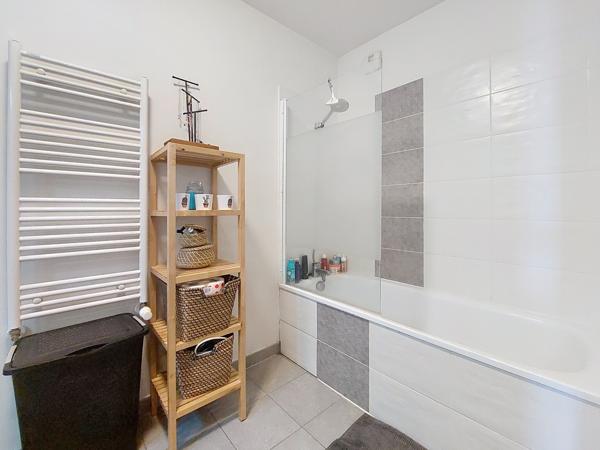 Appartement 4 pièces - 100 m² Exclusivité efficity