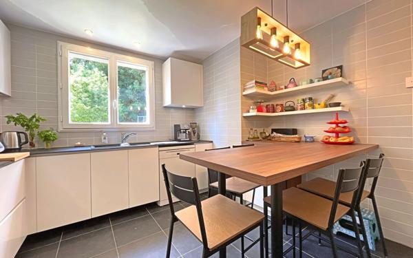 Maison à vendre    5 pièces • 144 m2 Bures-sur-Yvette