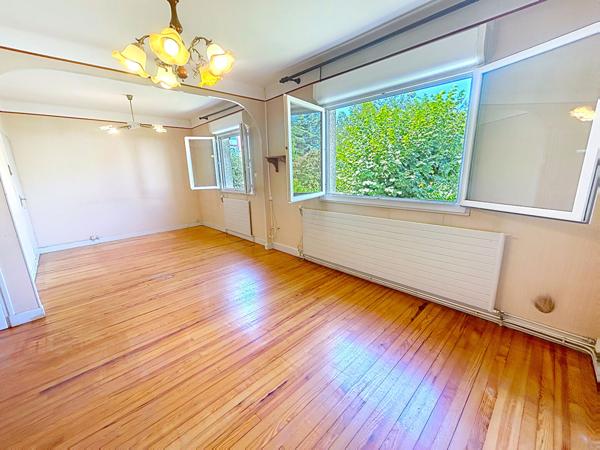 MAISON FAMILIALE A PAMIERS AVEC 5 CHAMBRES ET GRAND TERRAIN