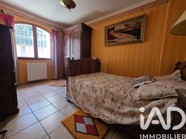 Maison à vendre 6 pièces 210 m² Caumont-sur-Durance
