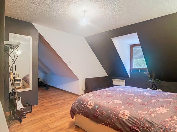 A vendre, maison de 141m2, 4 chambres, à Chateauneuf-sur Sarthe sur un terrain de plus de 2200m2