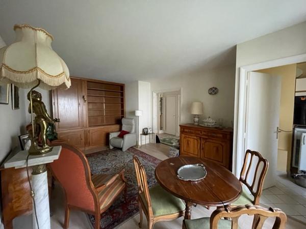 Versailles (78000) RESIDENCE AVEC SERVICES - APPARTEMENT 2 PIECES A VENDRE