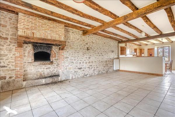 Maison à vendre |  Berneuil |  10 pièces | 245 m²
