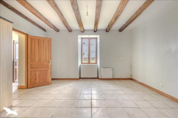 Maison à vendre |  Berneuil |  10 pièces | 245 m²