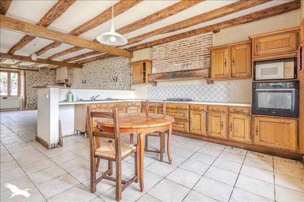 Maison à vendre |  Berneuil |  10 pièces | 245 m²