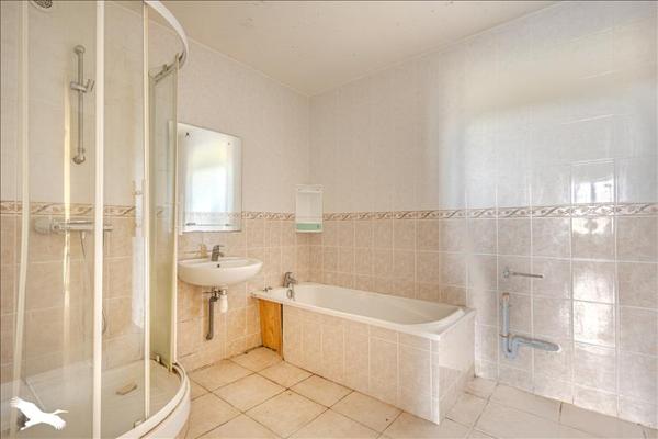 Maison à vendre |  Berneuil |  10 pièces | 245 m²