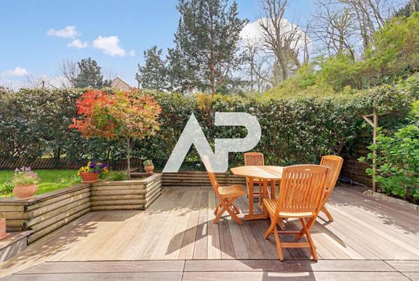 Appartement Rueil Malmaison 6 pièce(s) 131.92 m2 €800 000 ** - Référence 19833