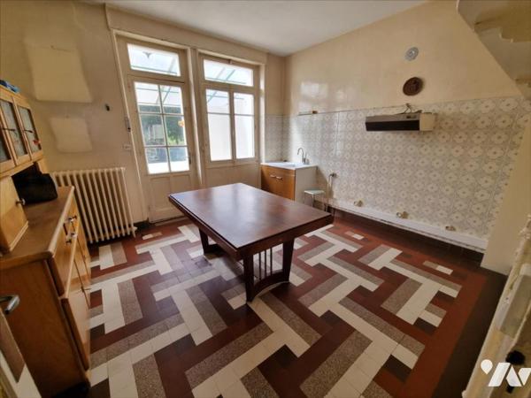 GRAY (70) MAISON D'ARCHITECTE DE 1935 SUR 871 M² DE TERRAIN