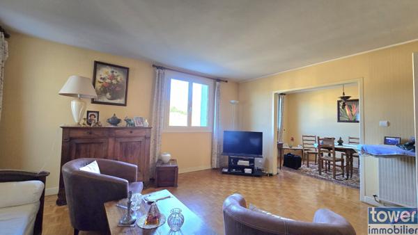 Appartement
                                                                                                                                                                                                                                                                                                                        4 pièce(s)                                                                                                                                                                                                          2 chambre(s)                                                                                                                                                                                                          97  m²