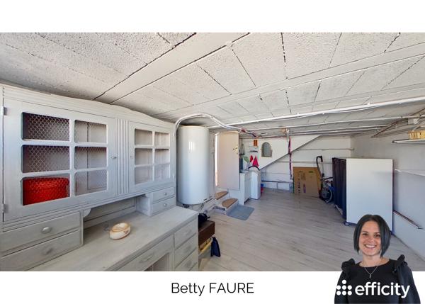 Maison
         3 pièces
        - 70 m² 240 000 € *