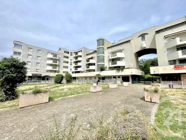 Appartement F5 à vendre  5 pièces - 98,45 m2 ST PRIEST - 69