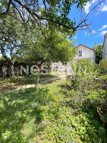 A vendre maison individuelle avec jardin a Saint Cyr L Ecole.