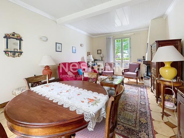 A vendre maison individuelle avec jardin a Saint Cyr L Ecole.