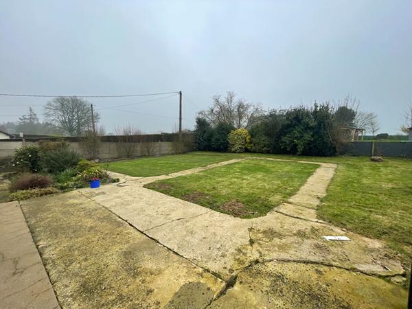 Maison Acigné 5 pièce(s) / Calme/ terrain 1300 m² / stockage / 3 chambres.