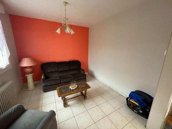 Maison Acigné 5 pièce(s) / Calme/ terrain 1300 m² / stockage / 3 chambres.