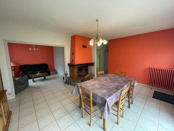 Maison Acigné 5 pièce(s) / Calme/ terrain 1300 m² / stockage / 3 chambres.