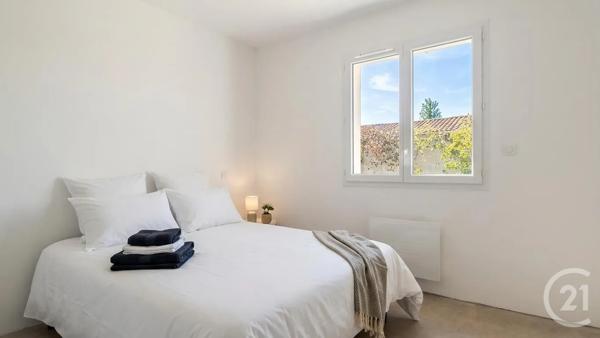 Maison à vendre  5 pièces - 91 m 2   LEOGNAN  - 33