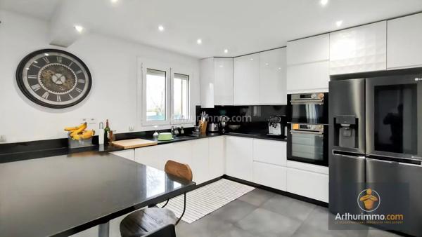 Vente                                                      Maison
                        
                     7 pièces                      150 m2                     à Bondoufle