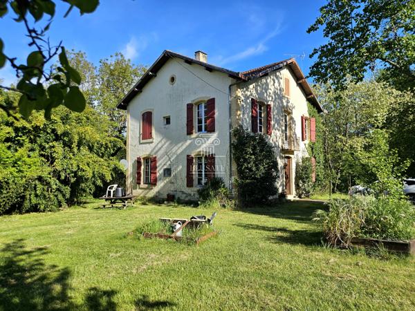 MAISON T7 - 220M² EN CAMPAGNE AVEC TERRAIN DE PLUS DE 8000M² ET DEPENDANCE / PROCHE EAUZE
