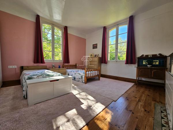 MAISON T7 - 220M² EN CAMPAGNE AVEC TERRAIN DE PLUS DE 8000M² ET DEPENDANCE / PROCHE EAUZE