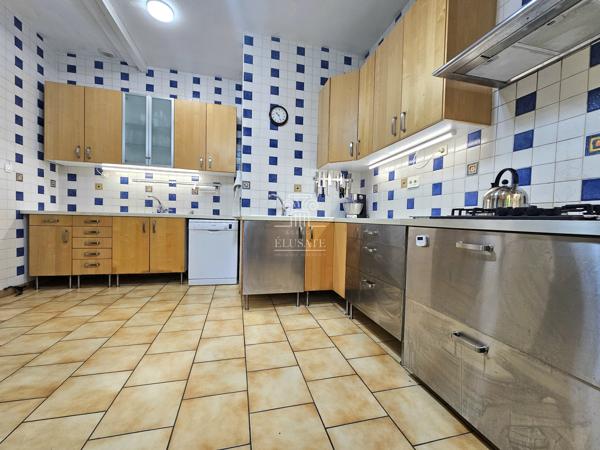 MAISON T7 - 220M² EN CAMPAGNE AVEC TERRAIN DE PLUS DE 8000M² ET DEPENDANCE / PROCHE EAUZE