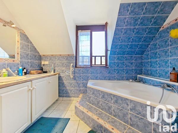 Maison à vendre 6 pièces 137 m² Saint-Fargeau-Ponthierry