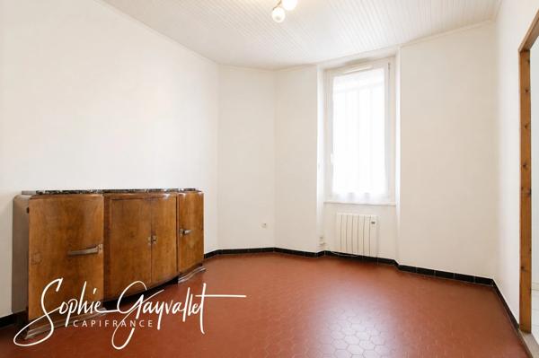MARSEILLE 4ème – Appartement T2 Bis de caractère avec alcôve, terrasse et caves